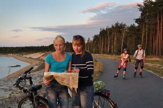 Radfahren und Skaten auf Seerundwegen